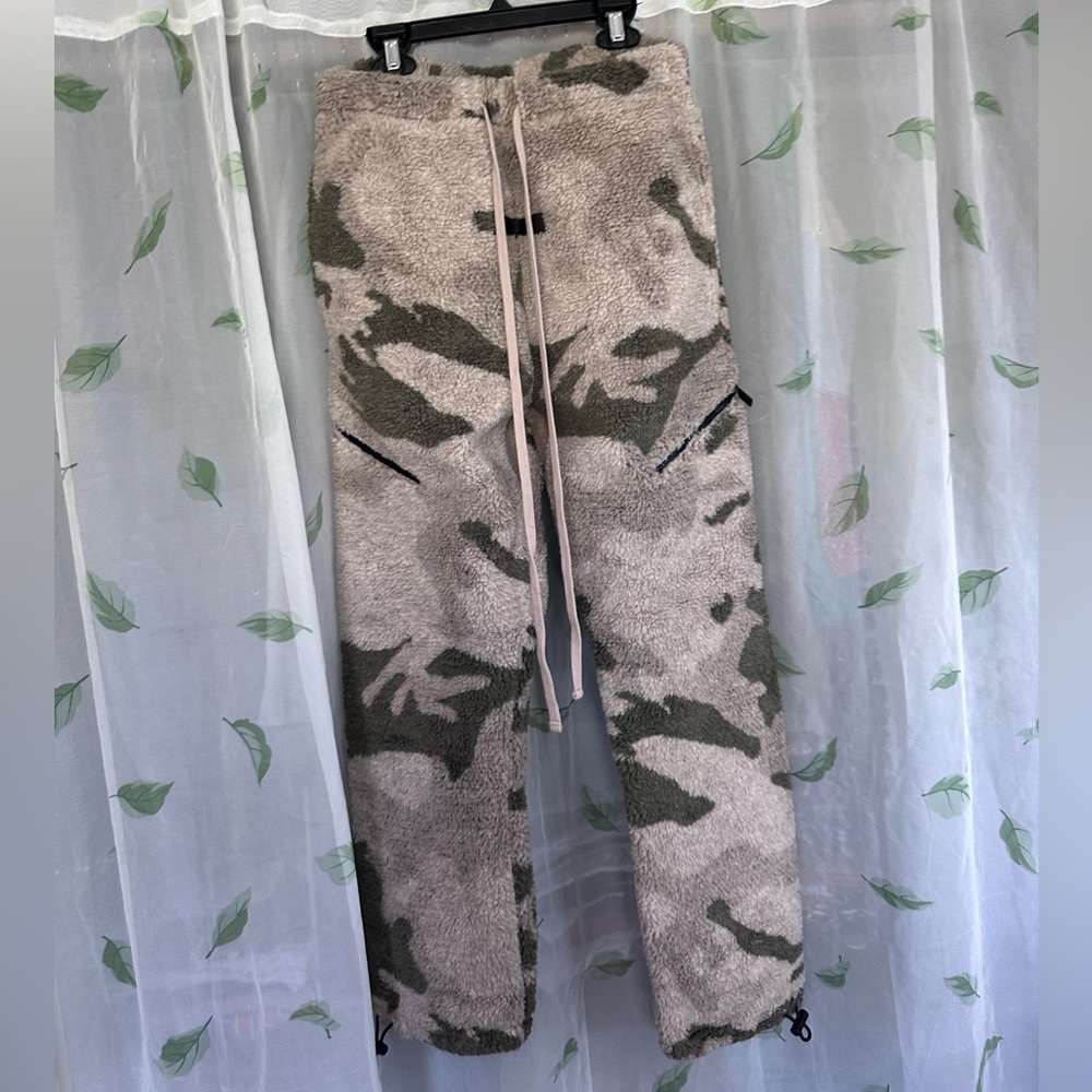 ESSENTIALS Camo Fleece Pants